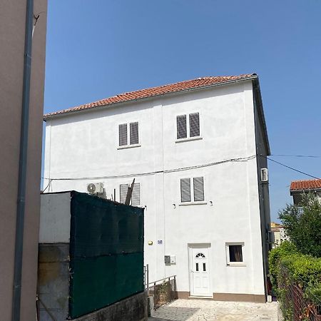 Apartman 4 Kilometar To City Centar Split Bagian luar foto