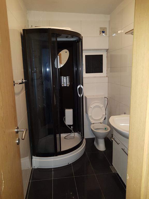 Apartman 4 Kilometar To City Centar Split Bagian luar foto