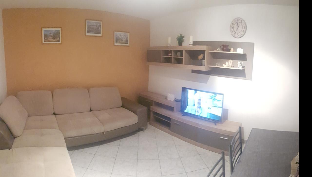 Apartman 4 Kilometar To City Centar Split Bagian luar foto