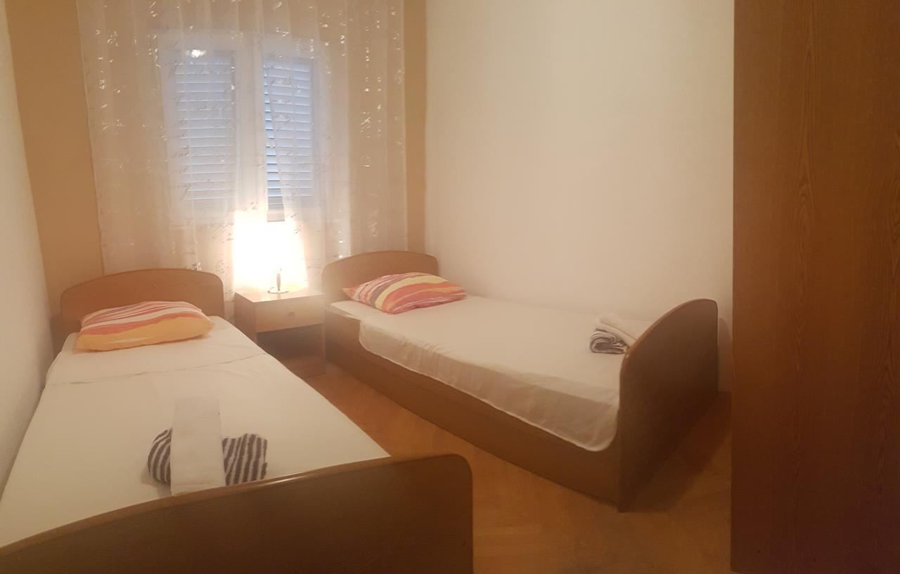 Apartman 4 Kilometar To City Centar Split Bagian luar foto
